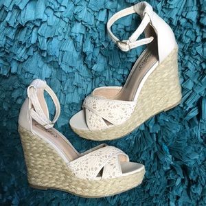 Candie’s Casey Mone Wedges in Natural 7